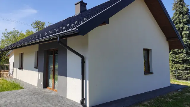 Elewacja domu jednorodzinnego w systemie ETICS – realizacja Dziedzic-Bud 6